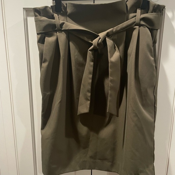 H&M Pencil Skirt Sz 6 - Picture 1 of 4